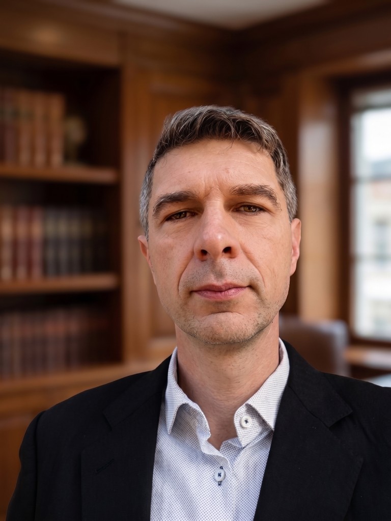 Szakolyi András